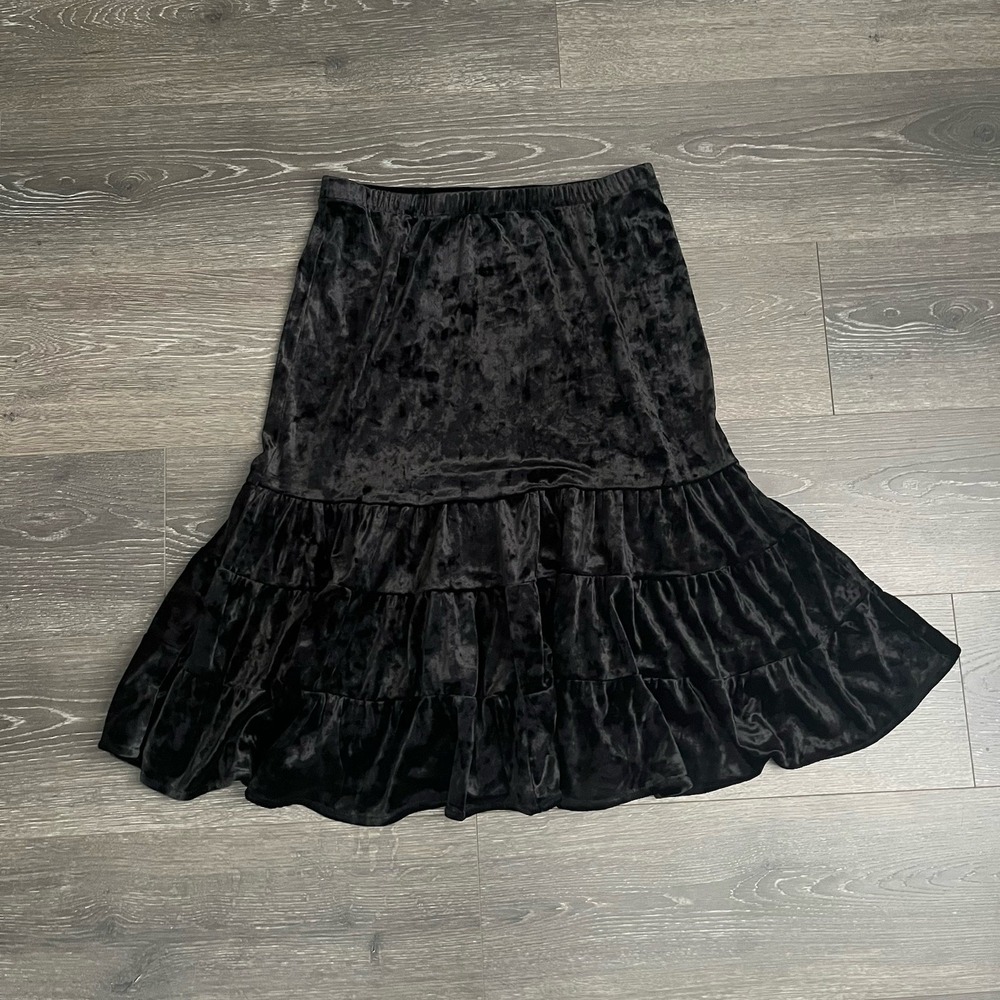 New York & Company Womens Small Y2 Velvet Skirt‎ Ruffled Black Goth 90s Grunge